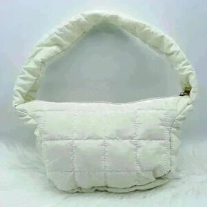 Woman’s Cloud Feel Puffer Quilted Shoulder Bag in Cream White